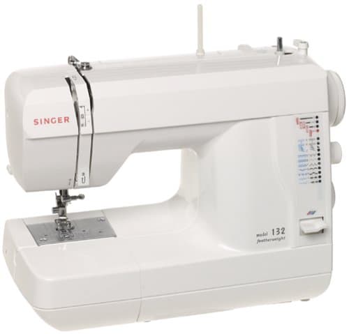Singer 132 Featherweight Compact Efficiency Sewing Machine