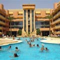Vera Costa, Reina Aparthotel