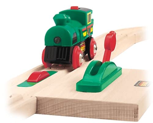BRIO Wooden Railway System - Auto Stop & Start Engine & Track Set